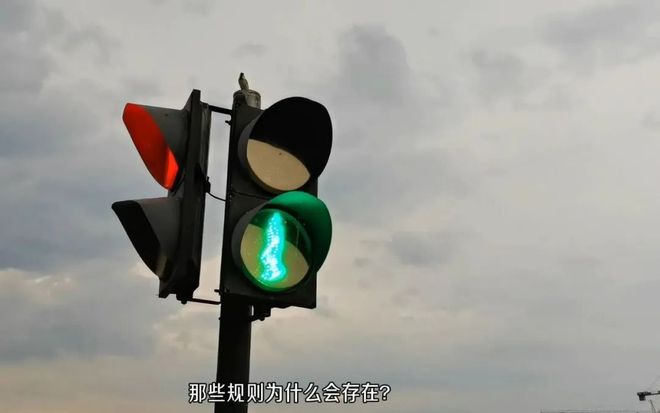 仅2分钟的时间300多人就被烧成焦炭尊龙人生就是博史上最诡异的一场火灾仅(图19)