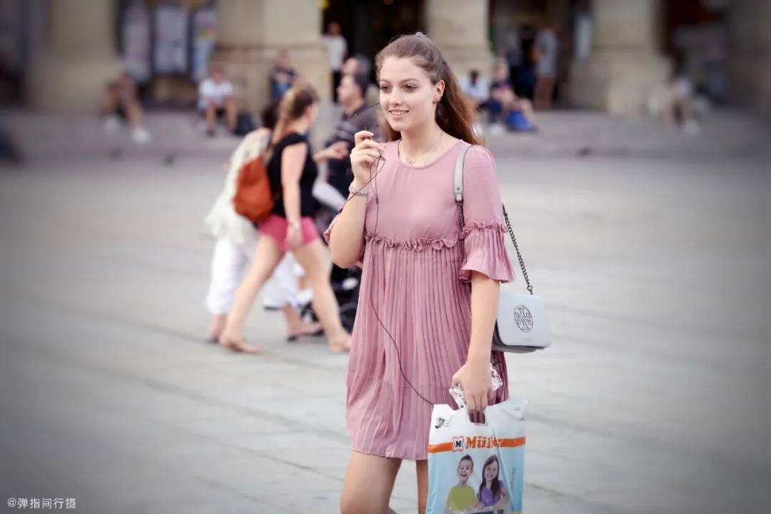 长这样！德国女人的美是带着刀锋的玫瑰尊龙AG网站“人高马大”的德国美女(图5)